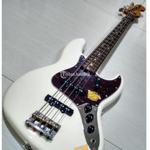 bass squier bekas