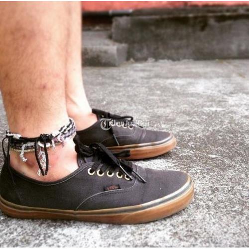 sepatu vans authentic black gum