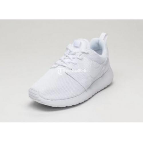 womens nike roshe one all white