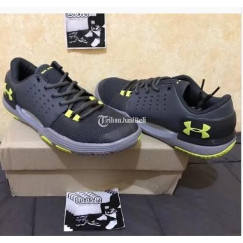 harga sepatu running under armour original