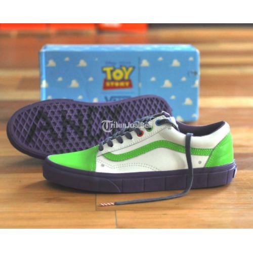 Sepatu Vans Old Skool Toy Story Buzz 
