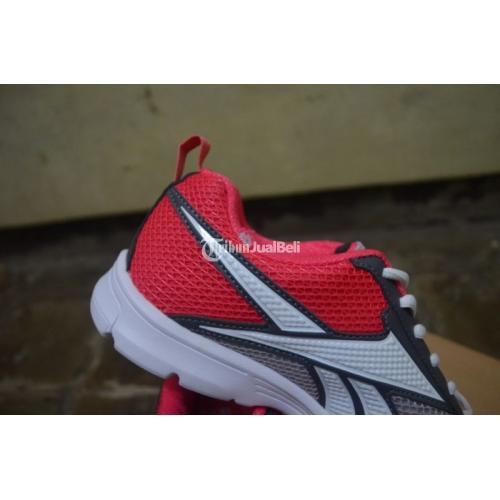 Sepatu Reebok Wanita Original Size 7 5 38 24 5 Murah Di Tangerang Selatan Tribunjualbeli Com