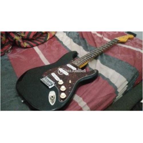 gitar fender custom