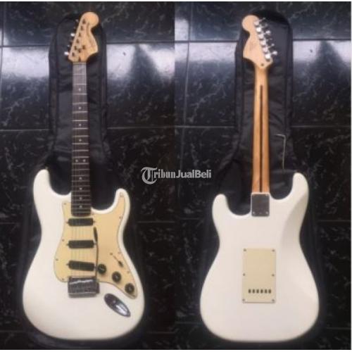 harga gitar squier stratocaster deluxe