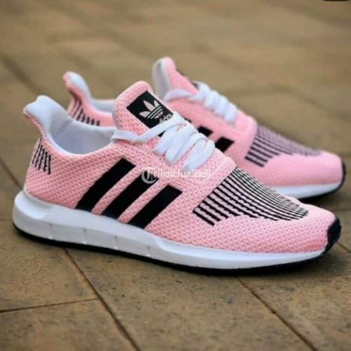 adidas swift run women black and pink