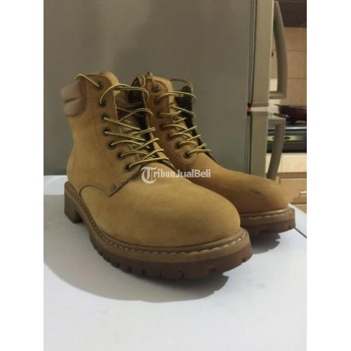 sepatu boots pull and bear