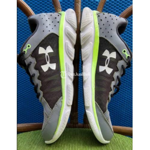 harga sepatu running under armour original