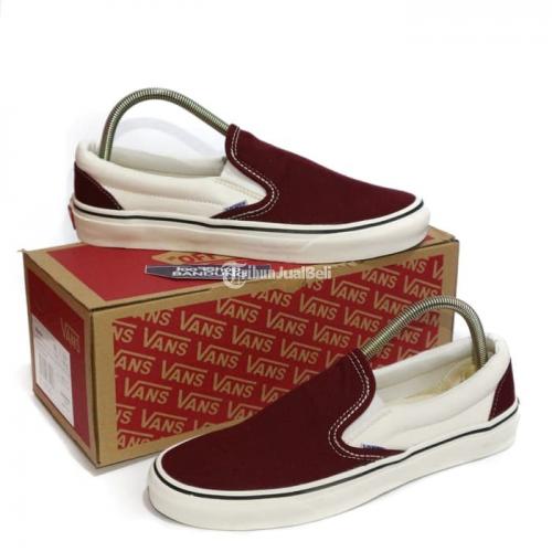 maroon slip on vans