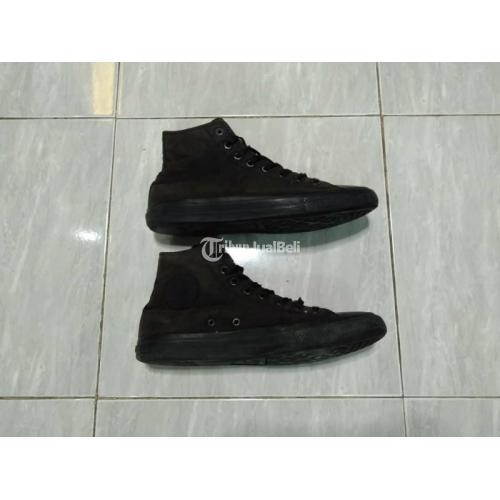 sepatu converse full black high