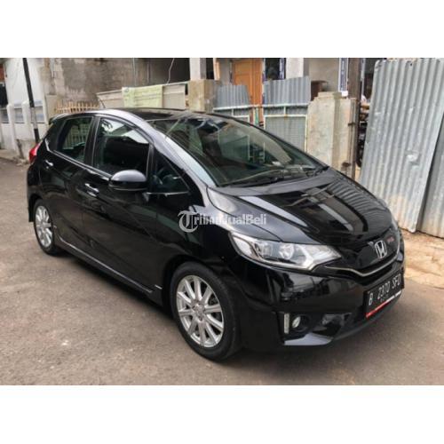 mobil honda jazz hitam