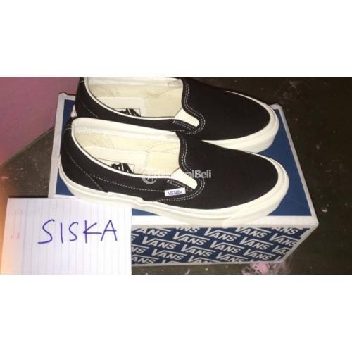 Sepatu Vans slip on OG black white sz 5 