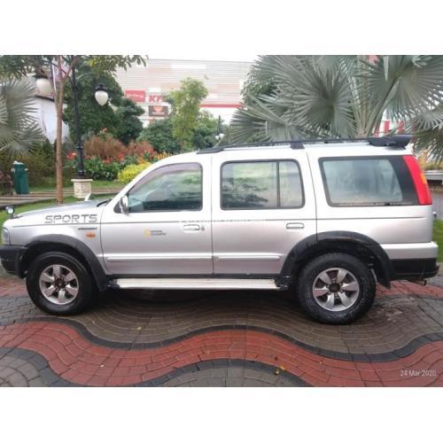 Mobil SUV Murah Ford  Everest  Bekas Tahun 2003 Normal Pajak  