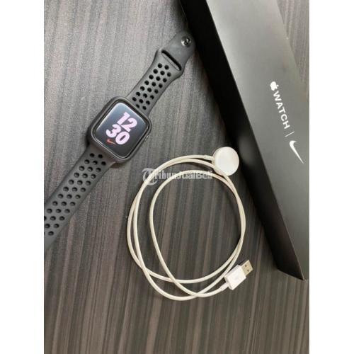 apple watch series se nike 44mm