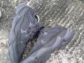 Sepatu Sneakers Adidas Yeezy 500 Size 45 (29) Bekas Bagus - Pekanbaru