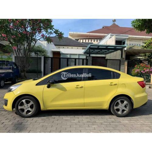 Mobil Kia Rio MT 2015 Bekas Full Orisinil Mulus No Minus Bisa Kredit - Surabaya