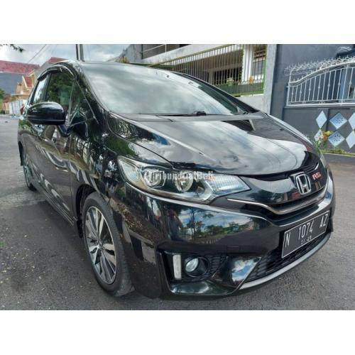 mobil honda jazz hitam