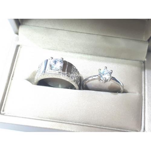 Ring Cincin Couple Titanium Plated Silver Kombinasi Zircon TTN001 - Jakarta Pusat