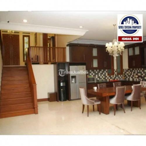 Dijual Rumah Mewah Full Furnished Second 3 Lantai Plus Koram Renang - Bandung
