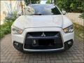 Mobil  Mitsubishi Outlander GLS 2013 Automatic Putih Second Pajak Panjang Surat lengkap - Yogyakarta