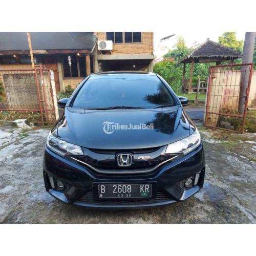 mobil honda jazz hitam