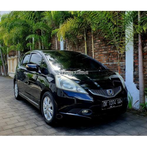 mobil honda jazz hitam