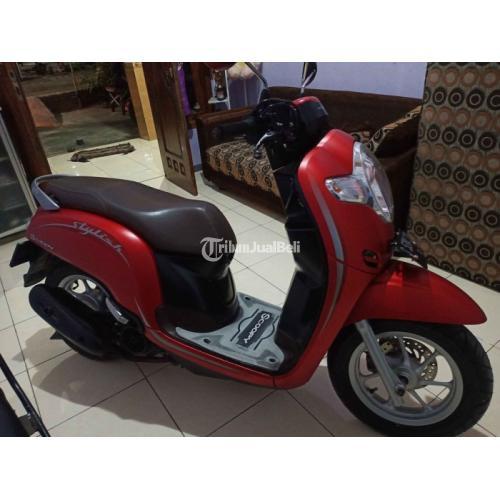 Motor Honda Scoopy Tahun 2019 Bekas Warna Merah Surat Lengkap di Gresik 