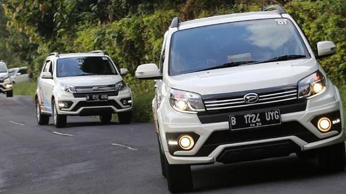  Cek Harga Mobil SUV Bekas Daihatsu Terios Pilihannya di 