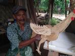 Uniknya Kerajinan Triplek dari Gunung Pulosari, Berbentuk Burung Garuda Hingga Naga