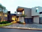 Pilihan Rumah Mewah di Kawasan Tangerang Selatan, Cek Kisaran Harganya