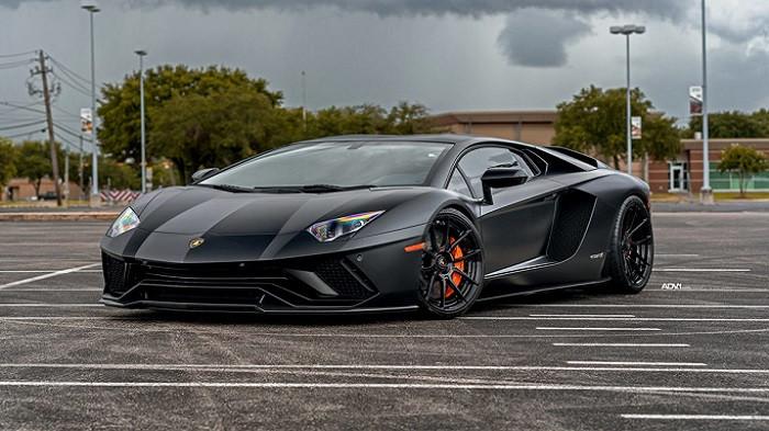 Masih Miliaran, Cek Harga Bekas Supercar Lamborghini Aventador ...