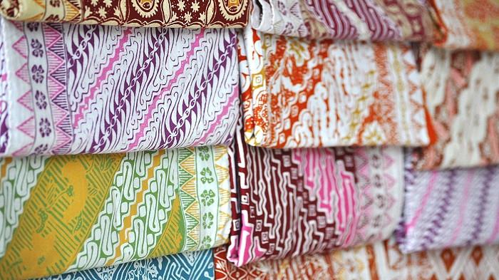 Batik Huk: Warisan Budaya Nusantara yang Memikat