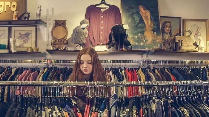 9 Tips Thrifting Agar Mendapat Outfit Terbaik 